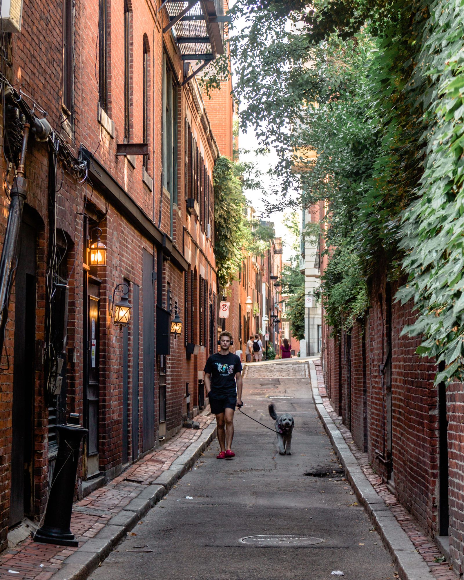 Gas-lit lane in Beacon Hill